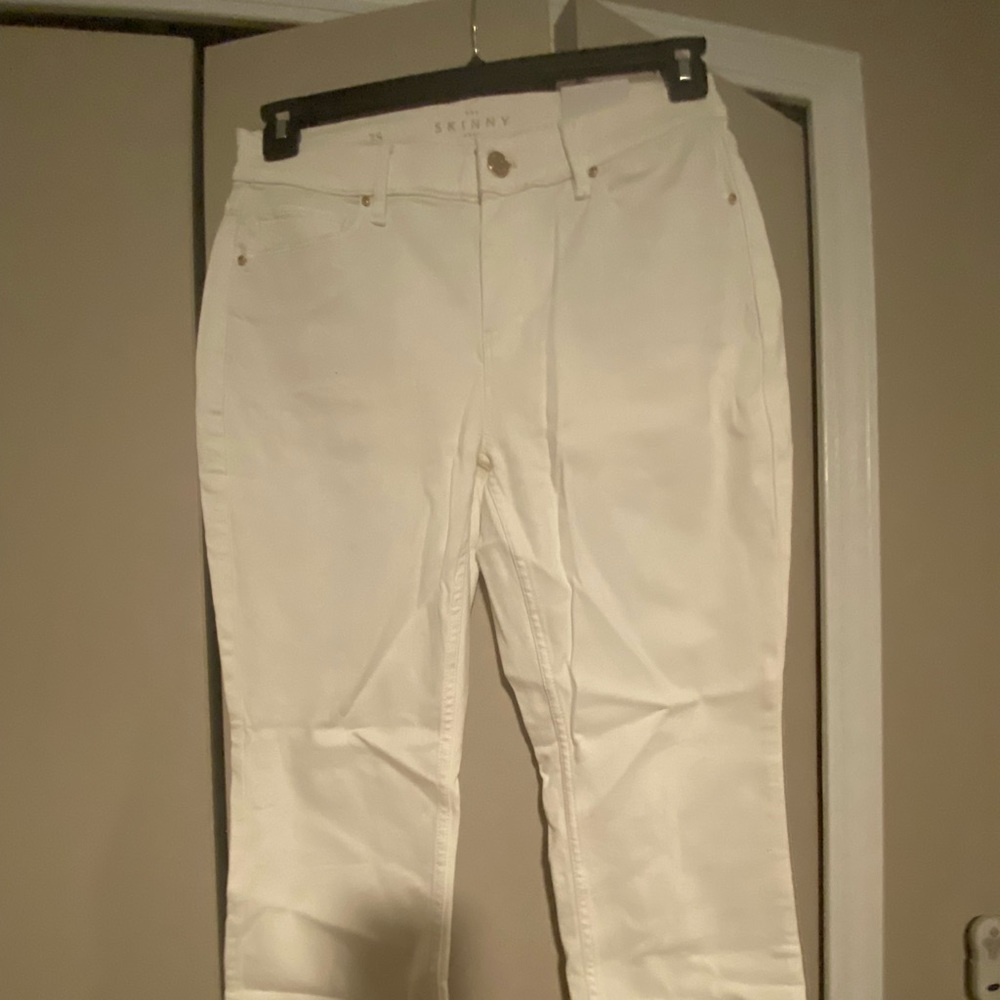 NWT White House Black Market High Rise Crop Jeans